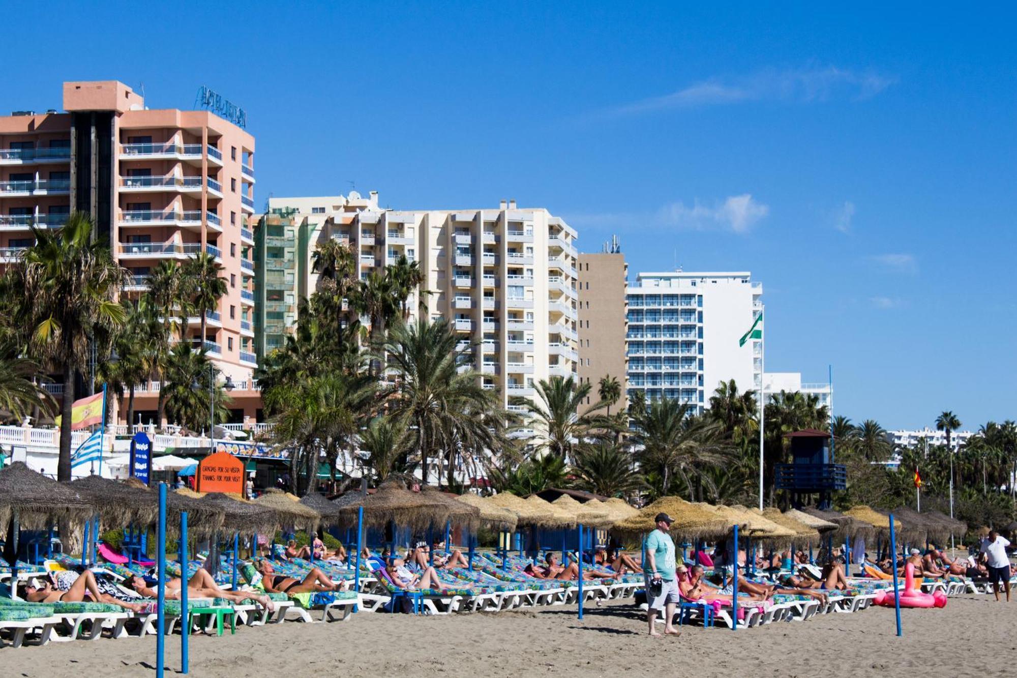 Benal beach suite II, estudio con parque acuático y vistas al mar. Benalmádena Exterior foto